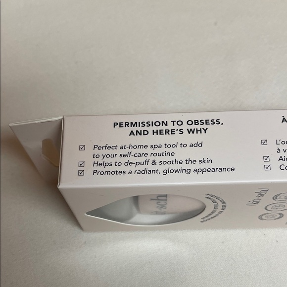 Kitsch Pink Stainless Steel Facial Ice Roller - Picture 7 of 12